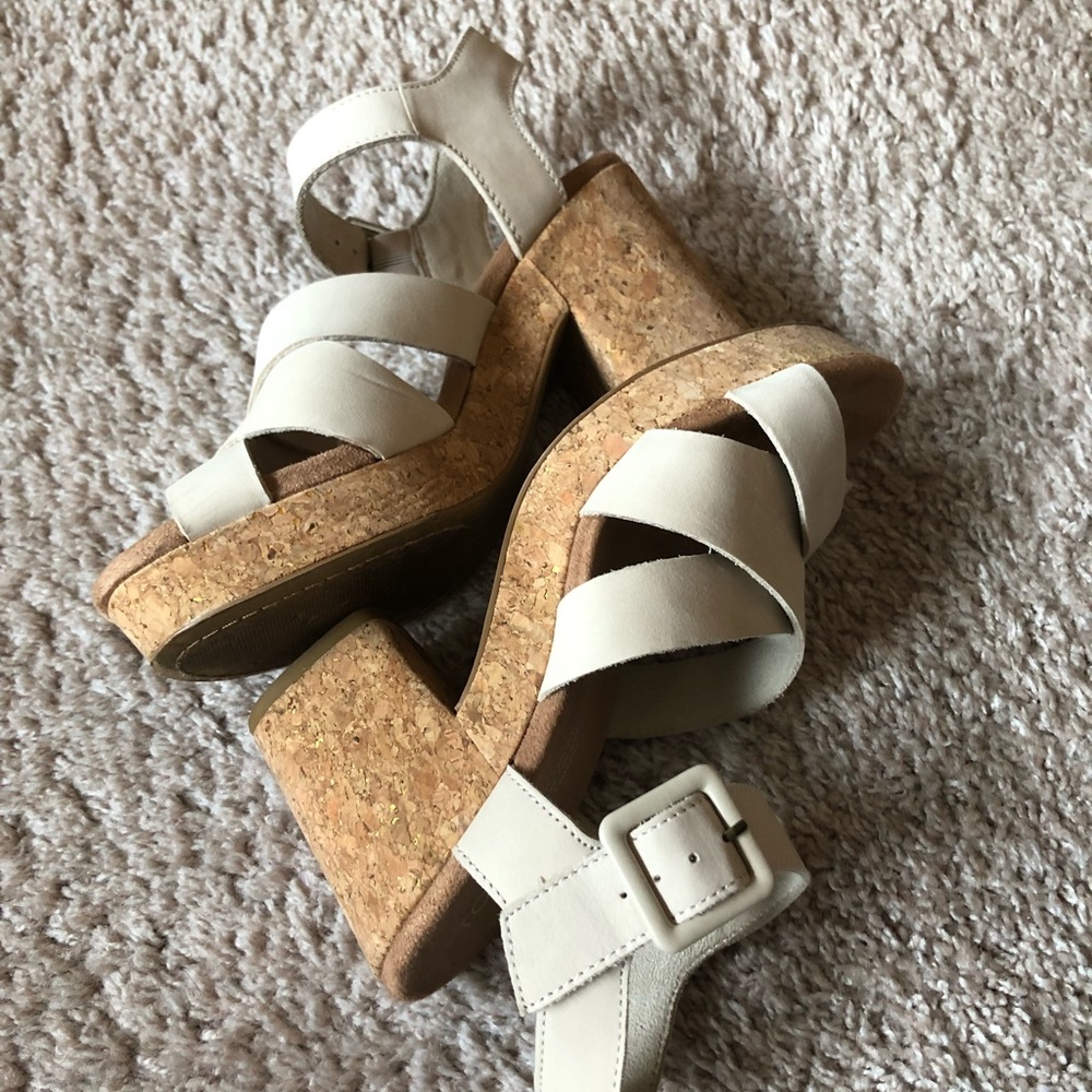 Toms 7.5 wide strappy Ava sandal macadamia ivory